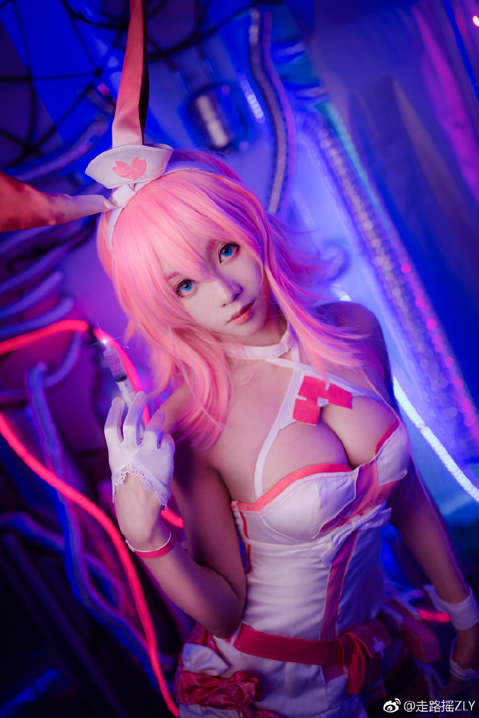 【cos正片】夏色樱梦《崩坏3》八重樱cosplay欣赏