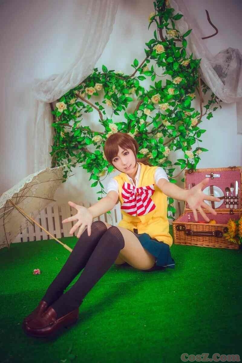 我怎么看着这个男的很狼！