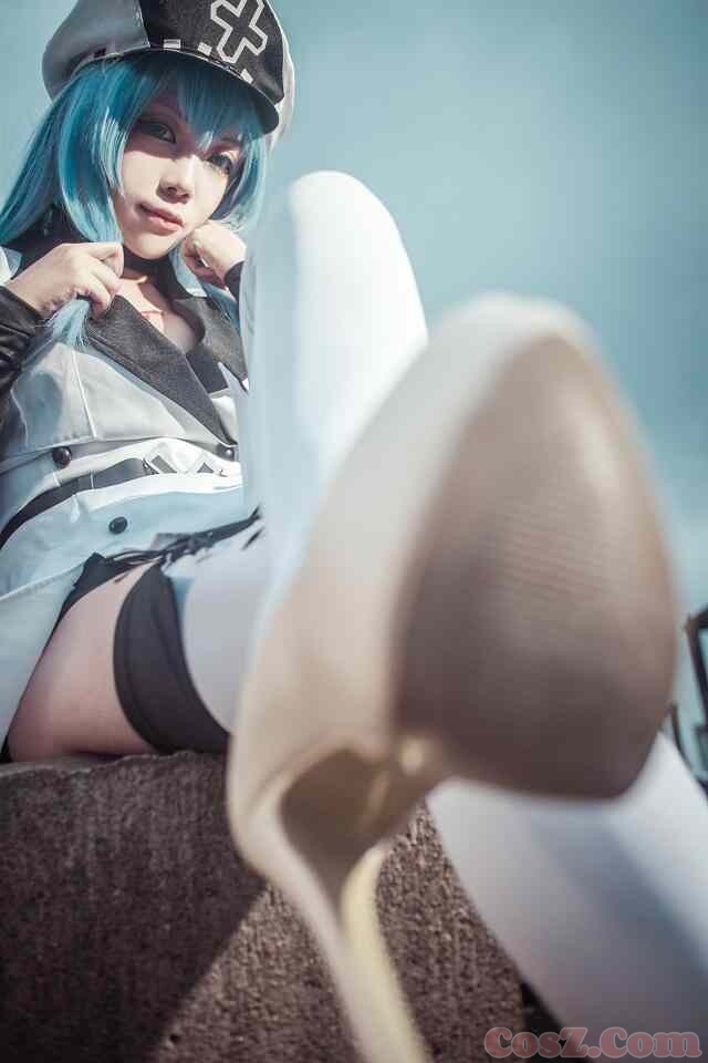 艾斯德斯高跟女舰长长筒白丝能不能训服你！