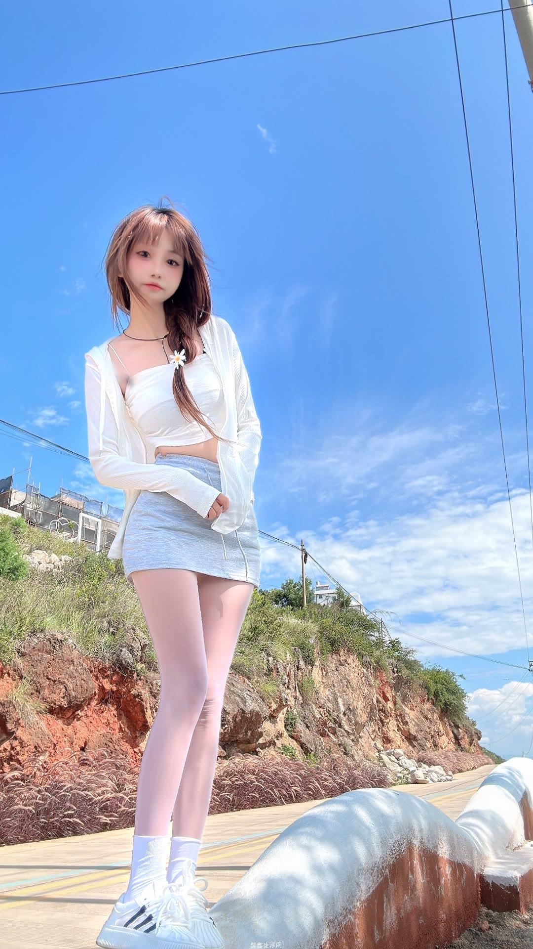 亿点兒,家里的风景,治愈系风景蓝天白云晴空万里#拍照姿势