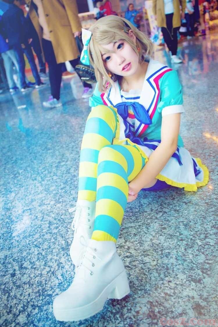 两种风格的女仆萝莉你喜欢哪一个？