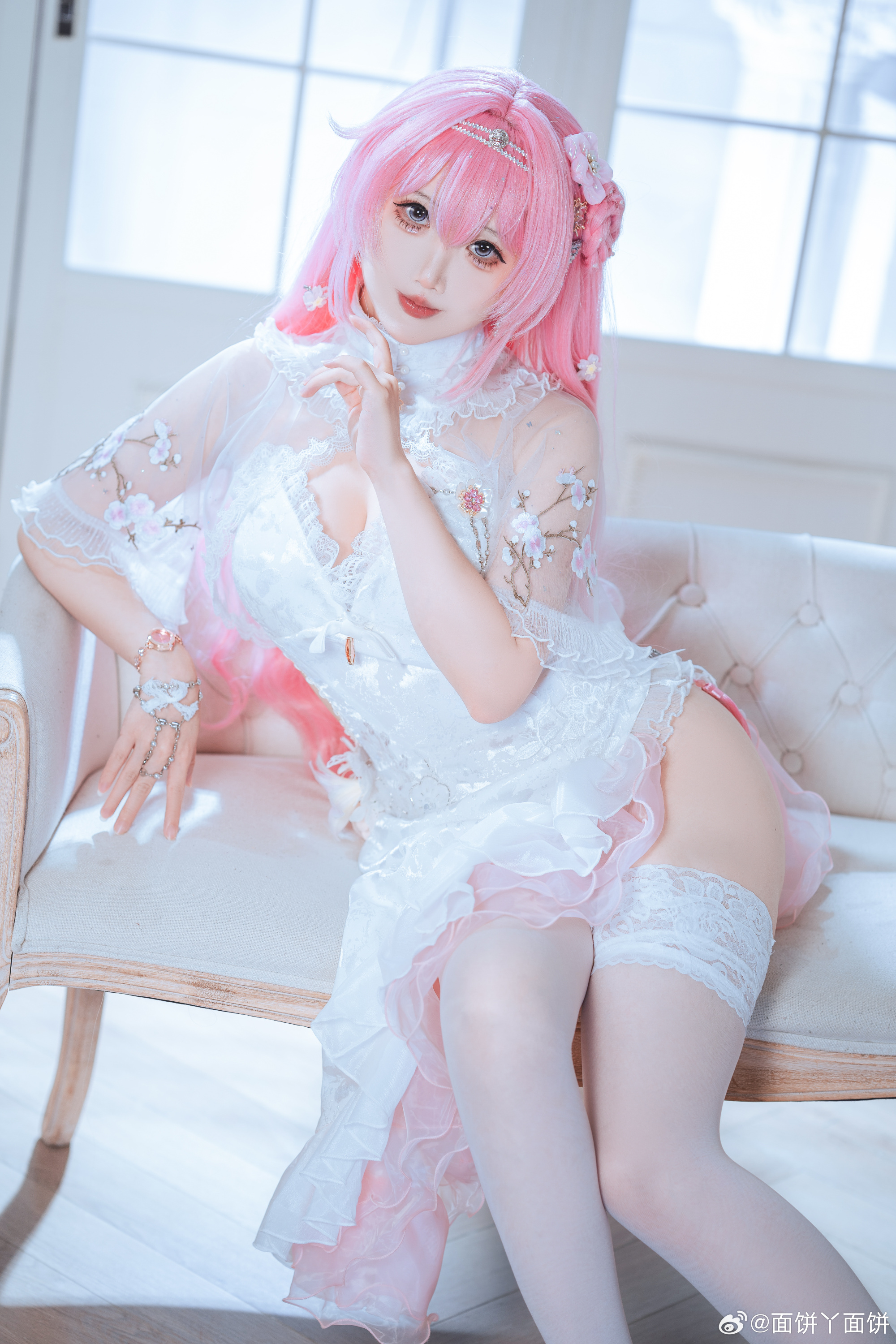 cosplay Nikke:胜利女神 桃乐丝『宴桃源』@面饼丫面饼