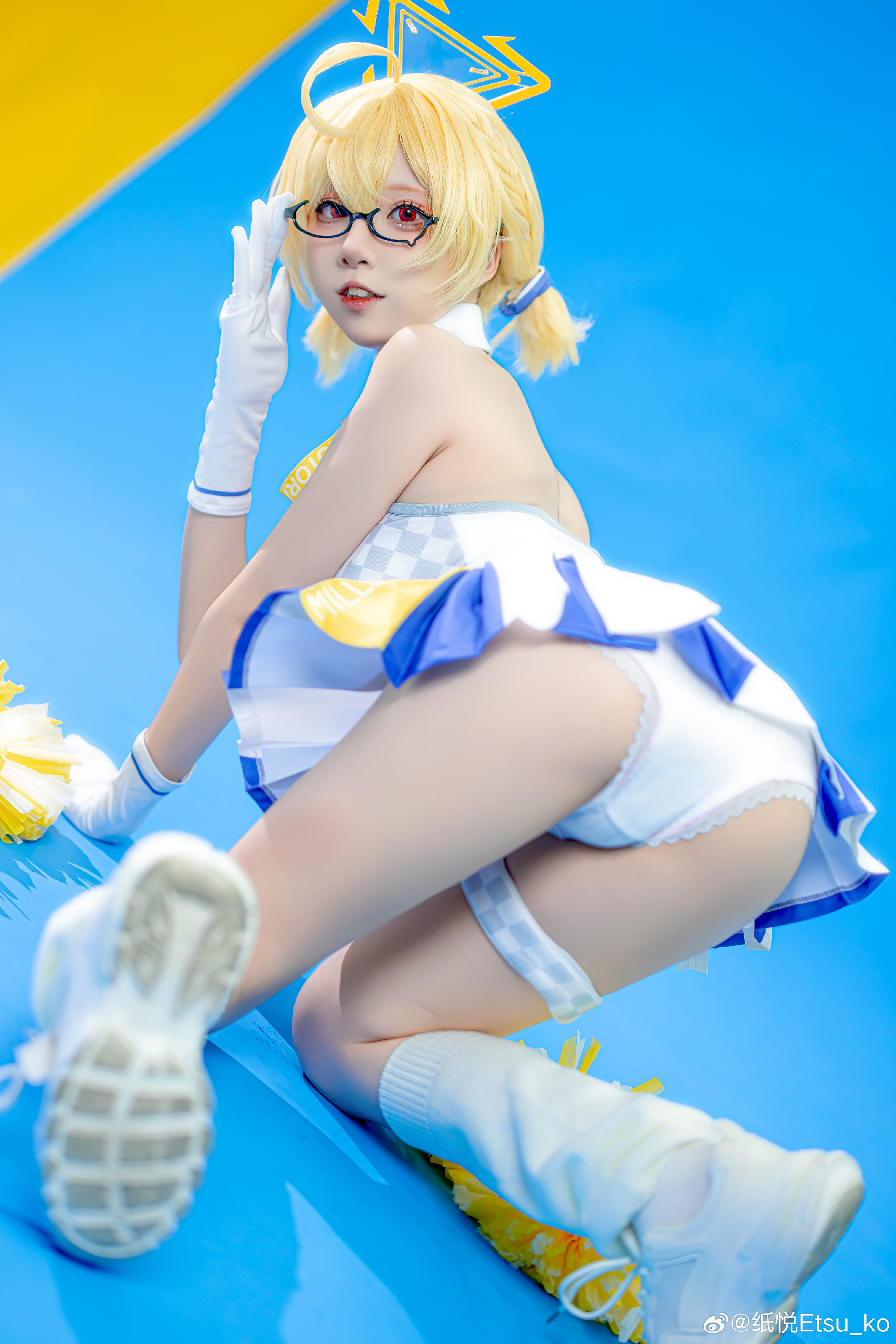 cosplay 诶！？我在最前排吗！？明明是应援人员！？蔚蓝档案 丰见小鸟@纸悦Etsu_ko